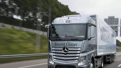 新能源(yuan)汽車(che)與產(chan)業動態周覽 比亞迪D1續航(hang)突破(po)，特斯拉(la)面臨(lin)挑戰(zhan)，行業整(zheng)合與國(guo)產(chan)化(hua)加(jia)速